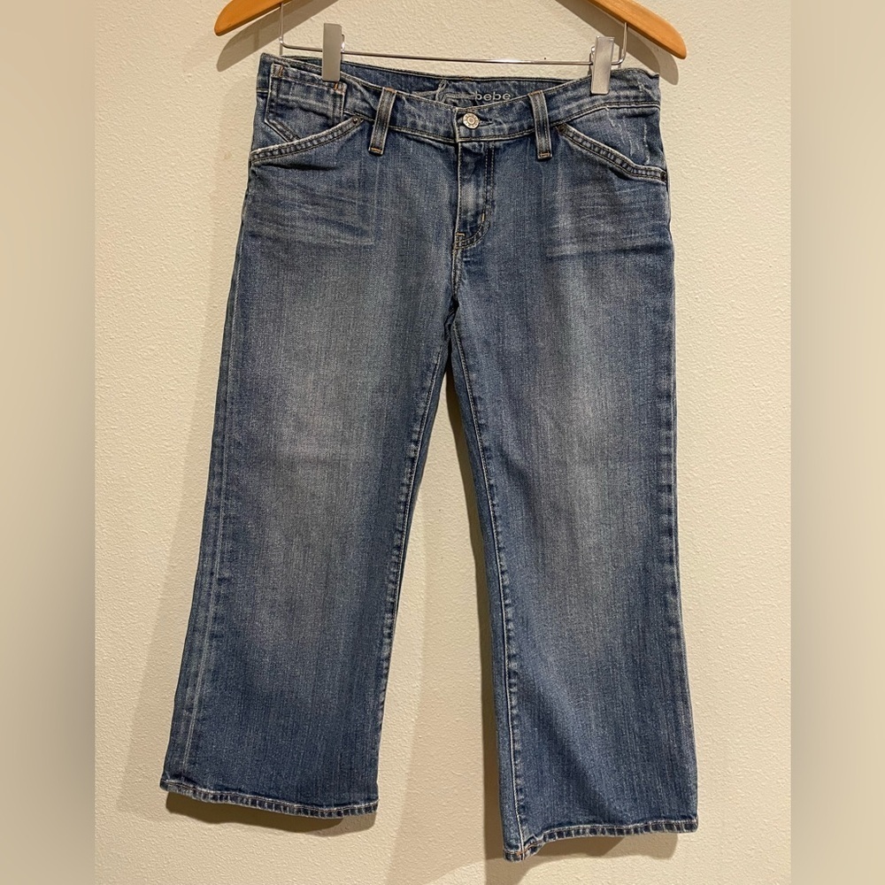 Bebe denim crop straight leg jean. Size 29